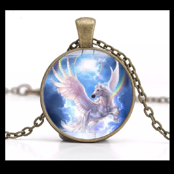 Unicorn Necklace Gold Tone New With Tags NWT - Picture 2 of 2